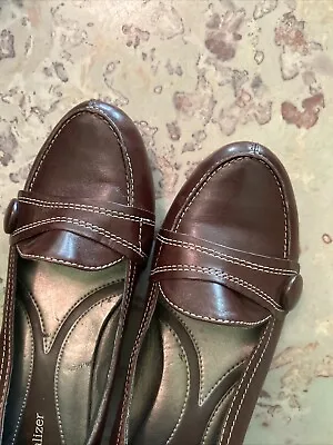 Women's Naturalizer Shoes All Leather. Brown 8.5N. Slip-on. Low Heel. Vintage. • $12