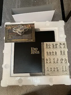 £500 • Buy Collectors Chess Set Lord Of The Rings.