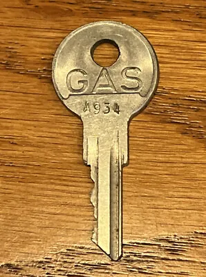 Vintage BRIGGS & STRATTON GAS Tank Key ~ A934 • $9