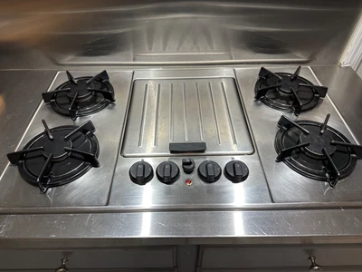 $375 • Buy THERMADOR 36  Gas Cooktop With Built-In Electric Griddle  MINT CONDITION