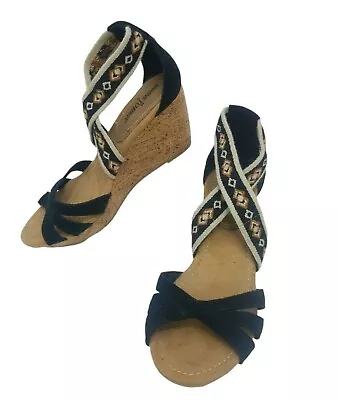 Minnetonka Platforrm Wedge Sandals Drew Size 8 Black Tribal Print Straps Boho • $18.69