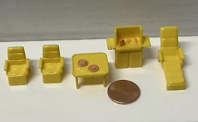 VINTAGE Marx (?) 1:64 Plastic Dollhouse Furniture Yellow Patio BBQ Table 5 Lot • $14.25