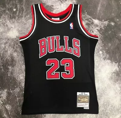 Michael Jordan #23 Chicago Bulls Black Mitchell & Ness Swingman Jersey Mens NWT • $69.90