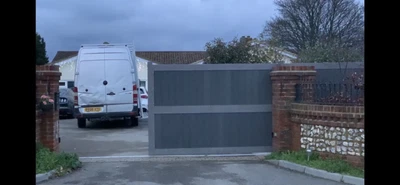 £1 • Buy AUTOMATIC ELECTRIC  SLIDING GATES-the Price Is For Making An Offer