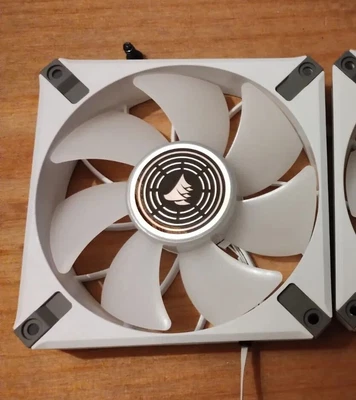 £5 • Buy 1 X 120mm Corsair ML120 LED ELITE, Magnetic Levitation White LED Fan 