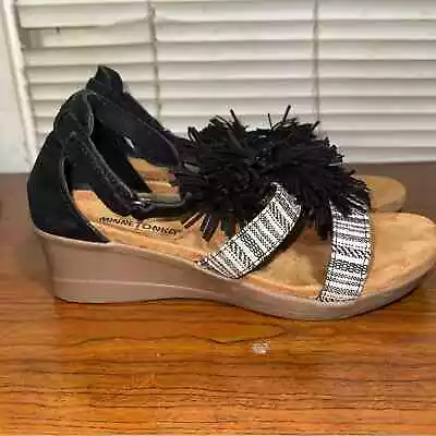 Minnetonka Desi Fringe Pom Pom Leather Open Toe Wedge Sandal Size 8W 8 Wide • $16