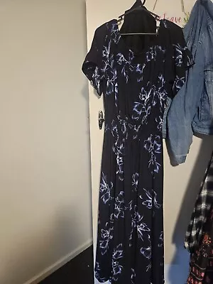 City Chic Dress Size S • $10