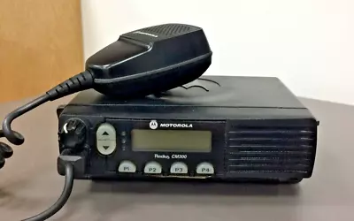 Motorola Radius CM300 UHF 32 CH 40W AAM50RPF9AA1AN W MIC Mount PROGRAMMED • $289