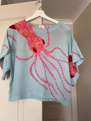 $100 • Buy GORMAN “Giant Squid” Silk Shirt Top * Size S (fits 8 10)