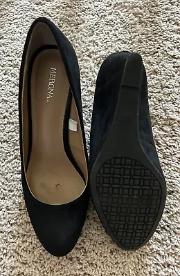 Merona Black Suede Wedge Heel Rounded Toe Womens Size 8 Shoes • $20