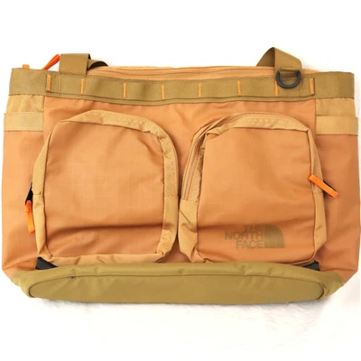 £49.42 • Buy The North Face Base Camp Voyager Tote In Almond Butter & Utility Brown