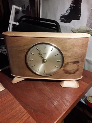 £3.99 • Buy Metamec Mantle Clock Please Read 
