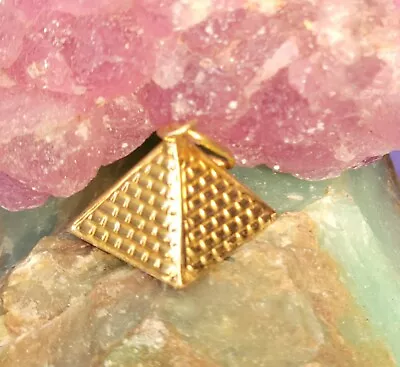 Solid 14k Yellow Gold Vintage Pyramid Charm/Pendant 15mm X 11mm Signed .9g • $85