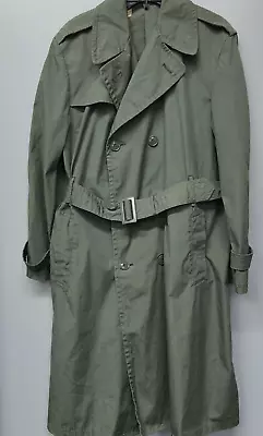 US Military Vintage 1977 Mens 42R Army Green Trench Raincoat Centre Mfg AG-274 • $44.97