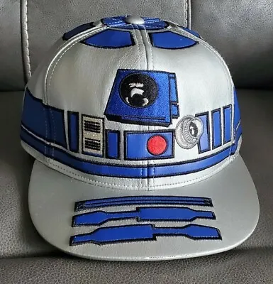 R2D2 R2-D2 Star Wars New NWT Big Face Fitted HAT CAP LID Silver 7  • $45.99