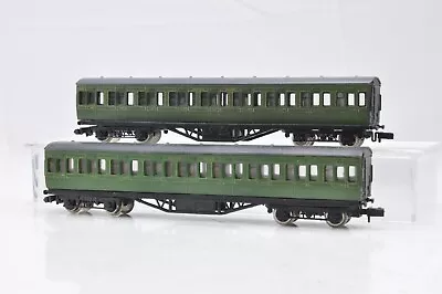 Graham Farish N Gauge - 2 Plain Green Non-Corridor Bogie Coaches - Unboxed • £23.95