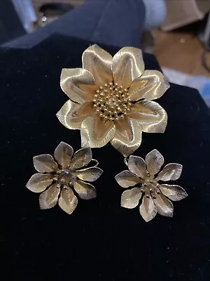 Vintage Earrings And Pin Set Daisy • $15