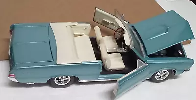 Maisto 1965 Pontiac GTO Convertible - Turquoise • $15