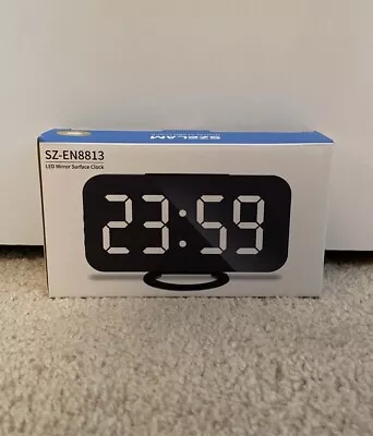 NEW Szelam LED Mirror Surface Clock SZ-EN8813 • $15