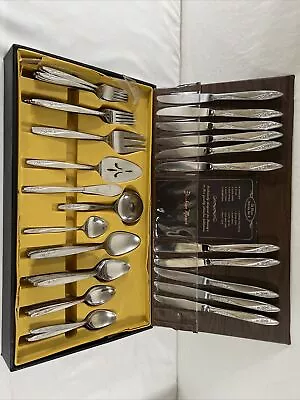 VTG Wm Rogers Silverware 89 Pcs Set - W/Box Flower Pattern • $79.99