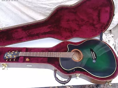 Yamaha Mod. APX-6A 6 String Stereo Acoustic/Electric Guitar &  Case • $549.95