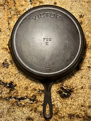 Vintage Griswold Victor #8 Cast Iron Skillet Heat Ring 722E Read ! • $119.99