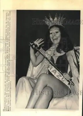 1971 Press Photo Miss World Lucia Petterle Crowned In London - Hcw27275 • $19.99