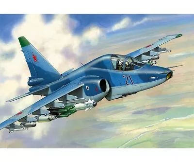 Zvezda 7217 Russian Fighter Jet SU-39 Frog Foot Kit 1:72 New • £35.12