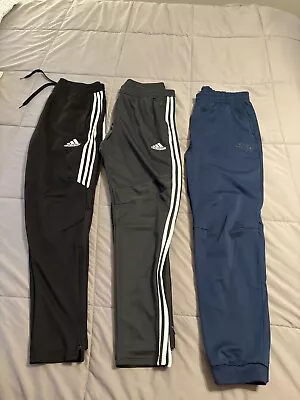 Men’s Adidas Wind Pants Large • $10.50