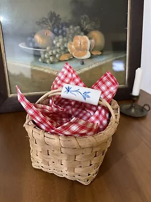 Woven Vintage Wicker Basket With Ceramic Handle • $5