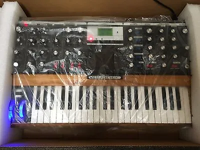 Moog Minimoog Voyager PERFORMER EDITION Analog Synth V3Blue Pitch/Mod //ARMENS • $9999