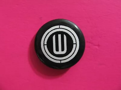 W Vintage Button Pin Badge Uk Import      1 • $1.95
