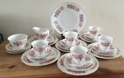 Colclough  Wayside  Fine Bone China (29 Pieces) • £35