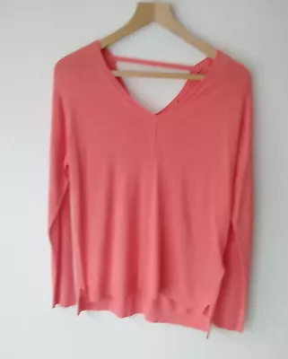 EX M&S Coral Fine Knit Linen And Viscose Blend Summer V Back Stepped Hem Jumper • £14.95