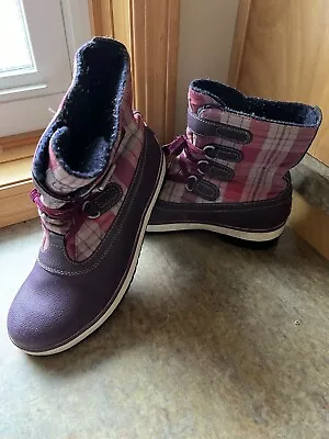 UGG Australia Baroness Women's 1001742 Plaid Purple Boots Size 8 • $40