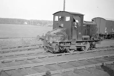 PHOTO North Sunderland Railway Diesel Loco Armstrong Whitworth No D25 Chathill • £2.50