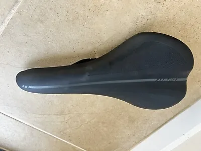 GIANT Saddle Black MTB With Rails VERY LITTLE USE • $40