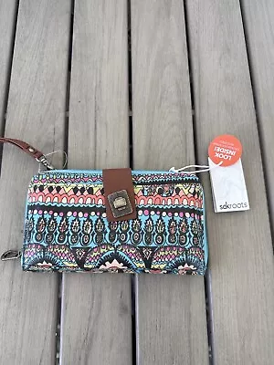 New NWT Sakroots Artist Circle Aqua And Black Peace Smartphone Crossbody Purse • $42.83