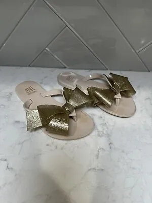 Mel Dreamed By Melissa Bow Gold Sparkle Sandals Flip Flops Girls Sz7 • $21.99