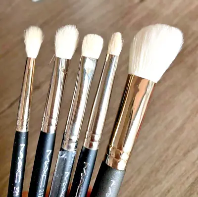 MAC’s Luxurious 5-Piece Makeup Brush Set - Crafted From Soft Goat Hair NEW • £33