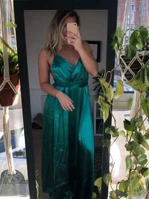 £24.99 • Buy NEW Green Silk Floor Length Dress, Size L, Tie, Wrap, Backless