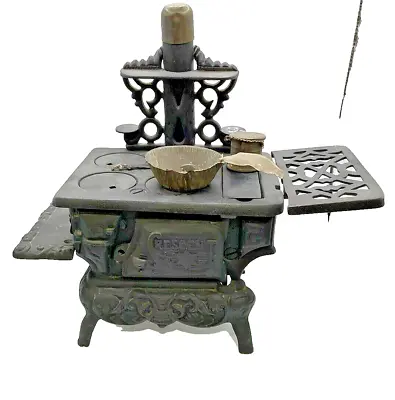 Antique Crescent Cast Iron Toy Miniature Childs Cook Stove Made In USA • $51.99