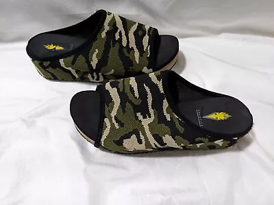 Volatile Women's JOSEPH Flyknit Wedge Slide Sandal Camo 8 M • $30