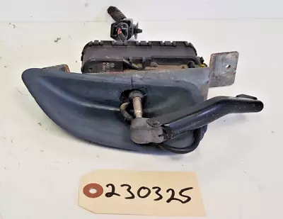 01-04 Volvo V70 XC70 S60 S60R V70R Right Headlight Wiper Motor 8620960 8620492 • $31.06