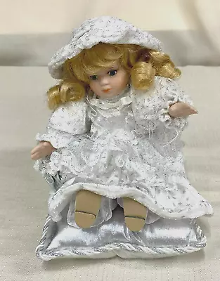 Porcelain Music Box Doll • $15