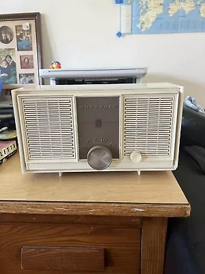 Vintage 1960s Motorola Model A26W Table AM Radio Ivory Mid Century Modern TESTED • $39.99