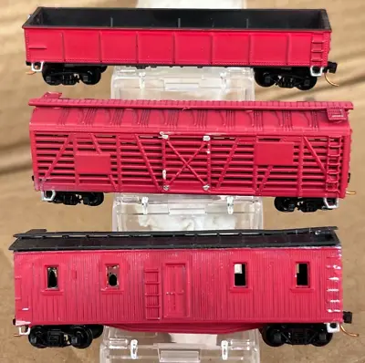 3 N Scale Undecorated Red Wood Box Cattle Gondola Cars -Micro-Trains Couplers • $34.99