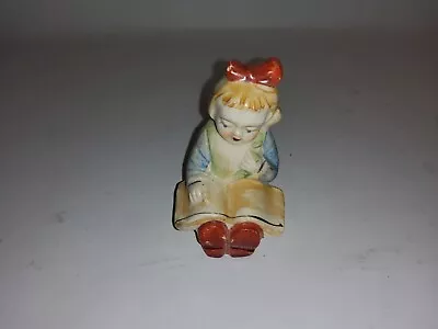 Little Girl Reading A Book Salt / Pepper Shaker Occupied Japan Vintage Rare • $4.99