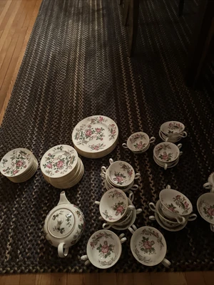 $600 • Buy Wedgewood Charnwood