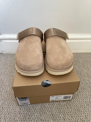 £190 • Buy Ugg Clog 6